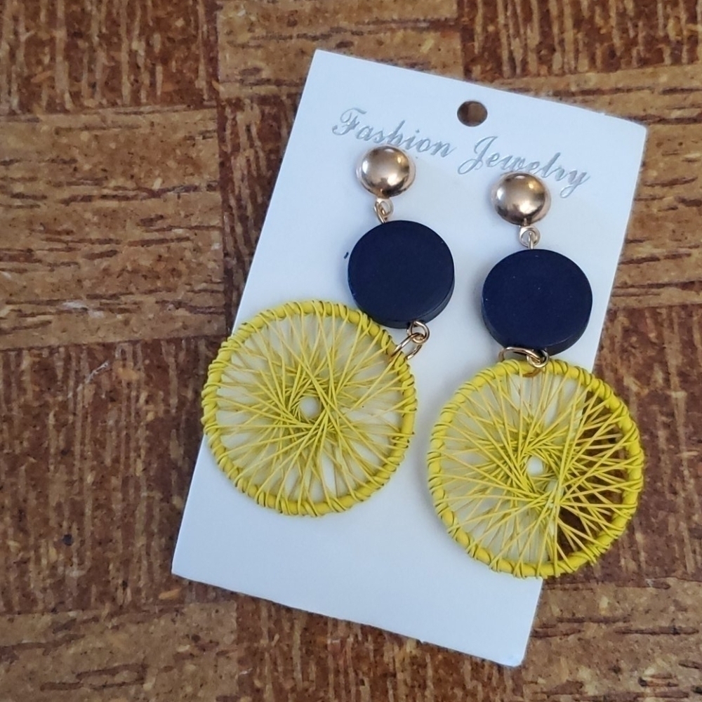 Unique Boho Big wood Circle Earrings jewelry gypsy festival - Picture 4 of 6